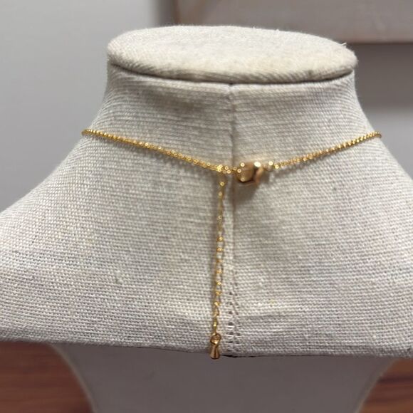 NWOT Clover Flower GoldTone Pendant Necklace & Matching Post Earrings. - Picture 3 of 9